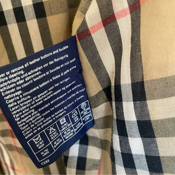 Vintage Burberry Khaki Trench Button Coat with Removable Hood Size Large (12) - Picture 6 of 15